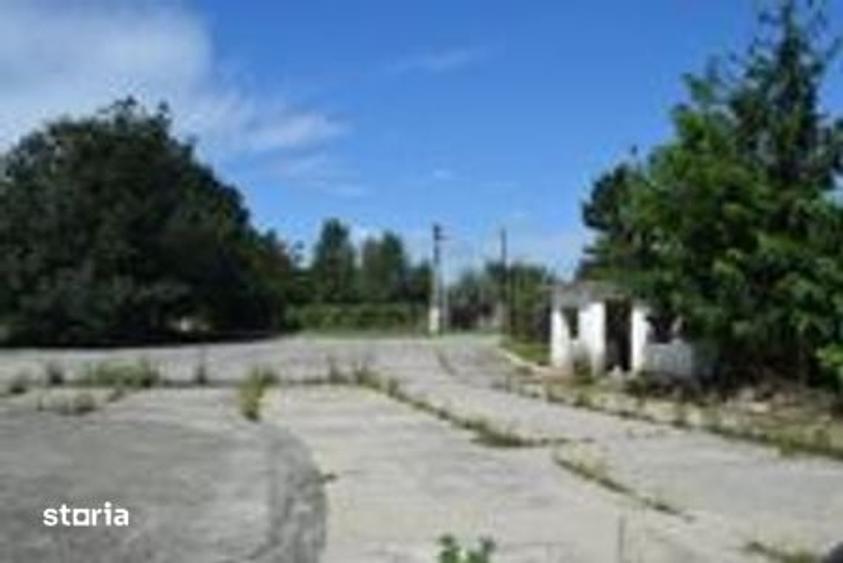 Teren de 50500 mp, în Central