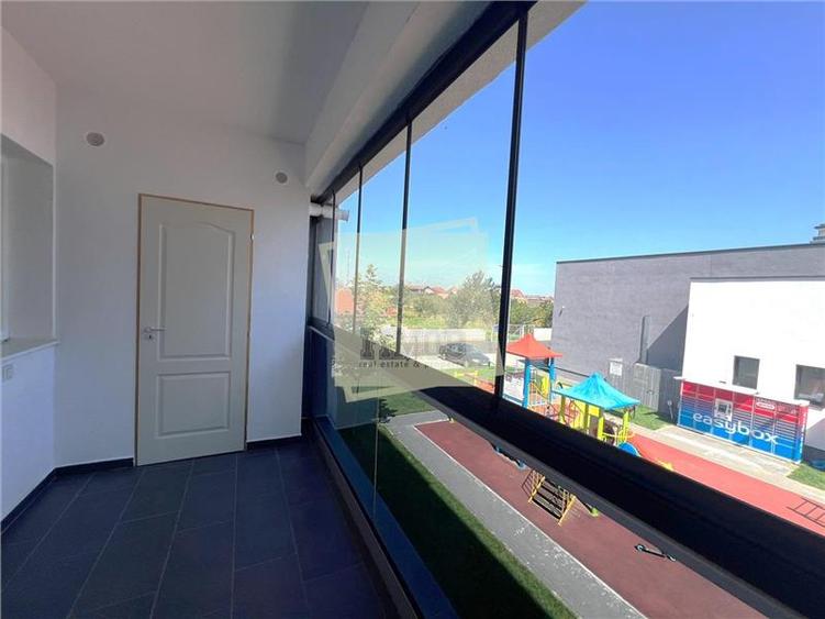 Apartament cu 3 camere semidecomandat, mobilat în Central