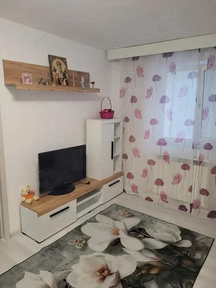 Apartament cu 2 camere semidecomandat în 23 August
