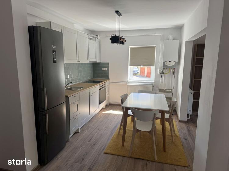 Apartament cu 3 camere în Progresul