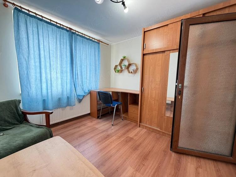 Apartament cu 4 camere decomandat în Central