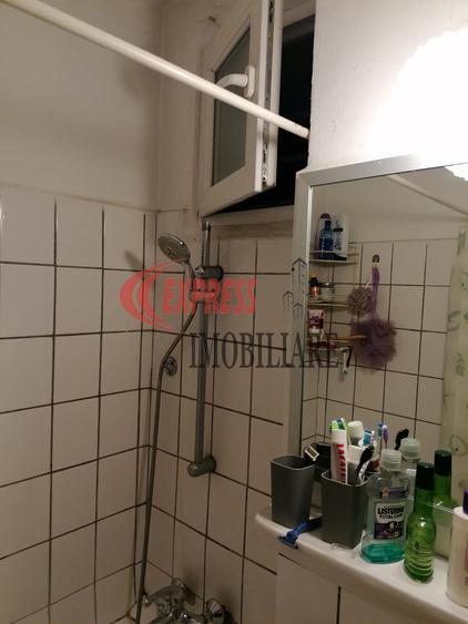Apartament cu 4 camere decomandat, mobilat în Titan