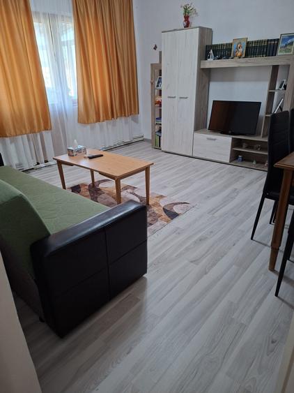 Apartament cu 2 camere semidecomandat în Ultracentral