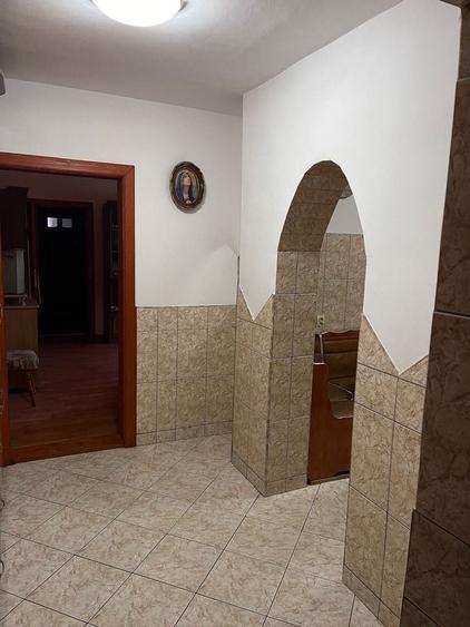 Inchiriez apartament 3 camere BEIUS - 1