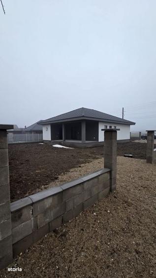 Casă cu 3 camere cu Teren 450 Mp în Lazuri