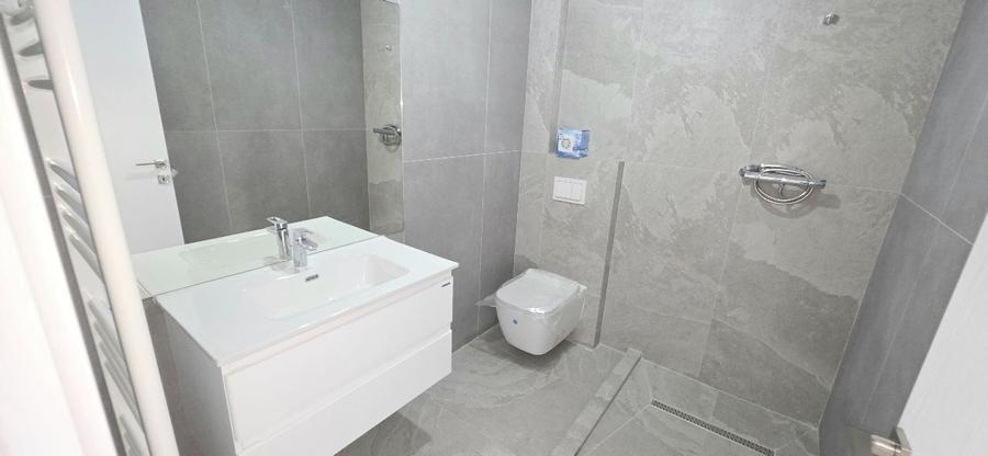 Duplex cu 4 camere cu Canalizare în Giulești