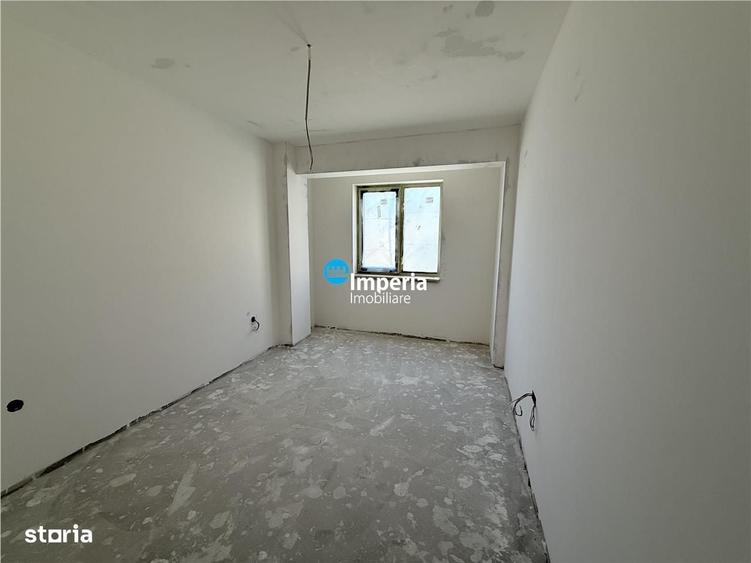 Apartament cu 3 camere decomandat în Valea Lupului