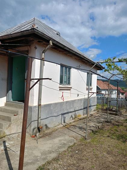 Casă cu Teren 85 Mp în Bujoreni