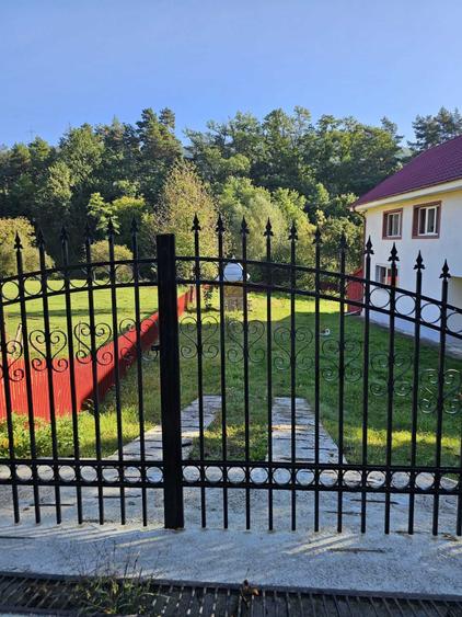 Casă cu 4 camere decomandat în Bistrița