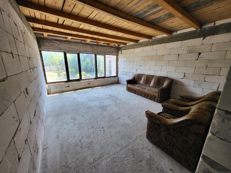 Casă individuală cu 4 camere cu Teren 1233 Mp în Odaia Manolache