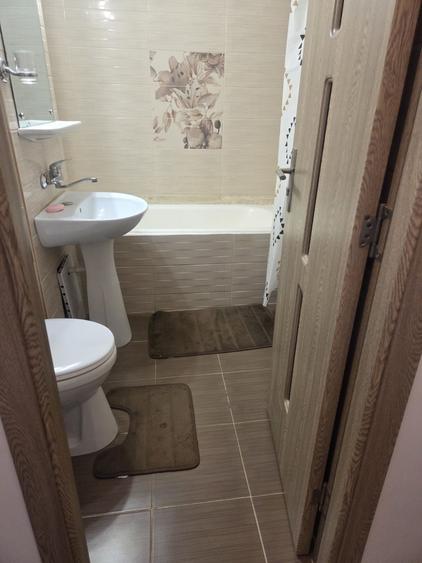 Apartament cu 2 camere semidecomandat în Intim