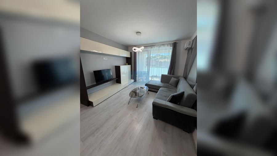 Apartament cu 2 camere semidecomandat în Horea