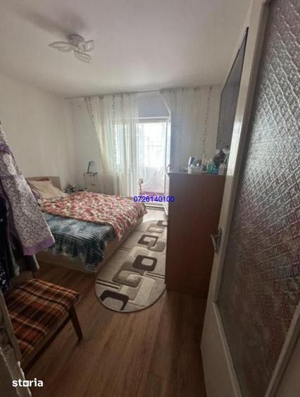 Apartament cu 3 camere decomandat în Calarași 4
