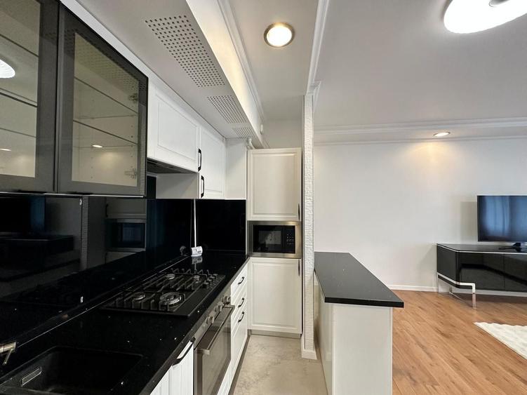 Apartament cu 3 camere decomandat, mobilat în Iancu Nicolae