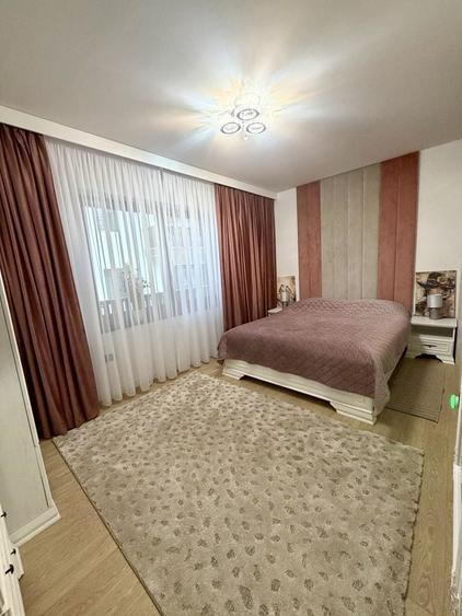 Apartament cu 2 camere decomandat în Poiana Brașov