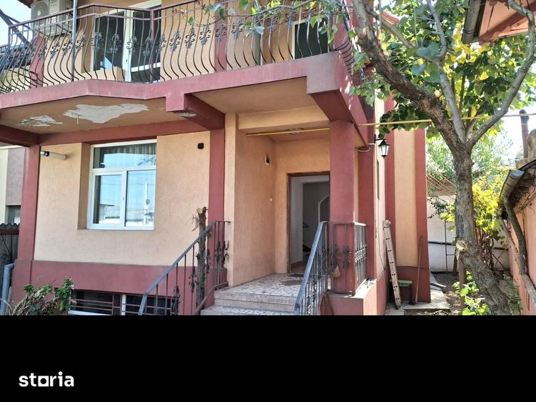 Casă cu 5 camere cu Teren 200 Mp în Central
