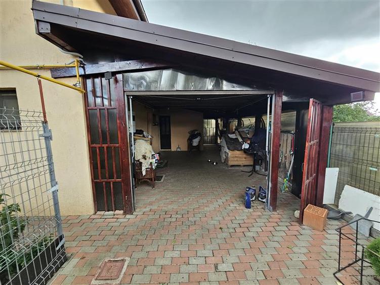 Casă cu 5 camere cu Canalizare în Aroneanu