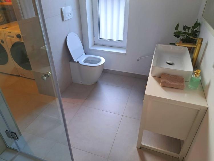 Casă individuală cu 4 camere cu Canalizare în Dezmir