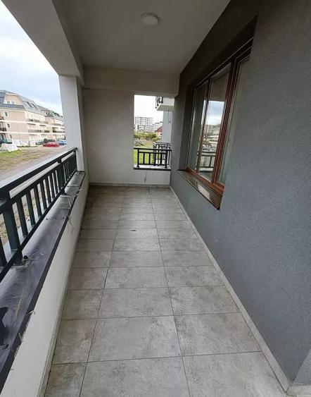 Apartament cu 3 camere, mobilat în Tractorul