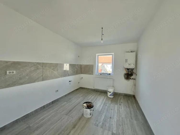 Casă cu 3 camere cu Canalizare în Utvin