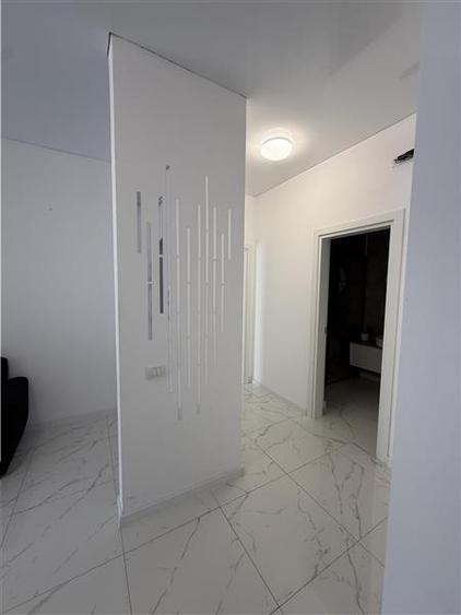 Apartament cu 5 camere decomandat, mobilat în Nord