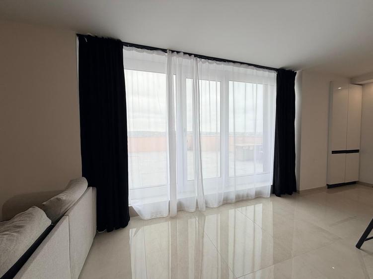 Penthouse cu 3 camere decomandat în Cug