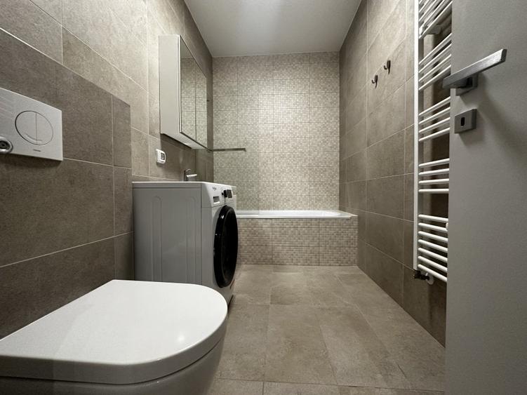 Apartament cu 2 camere decomandat, mobilat în Central