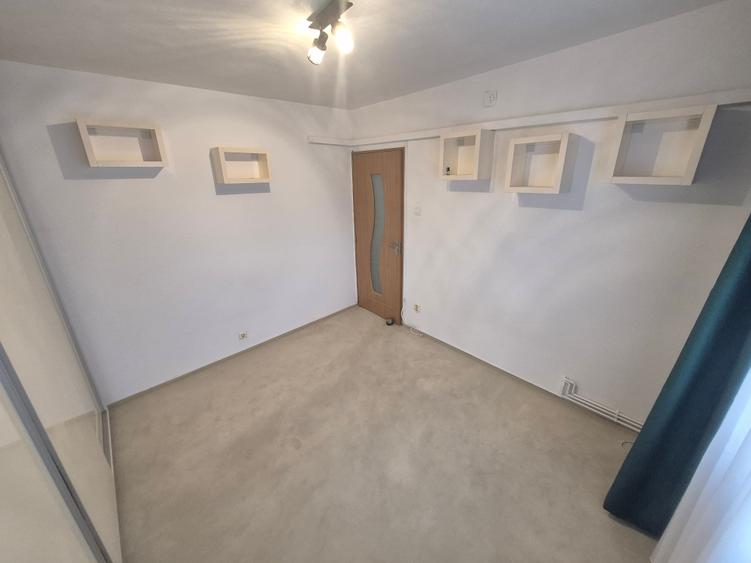 Apartament cu 2 camere decomandat în Girocului