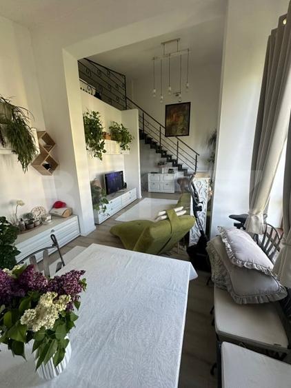 Apartament cu 4 camere decomandat, mobilat în Plopilor
