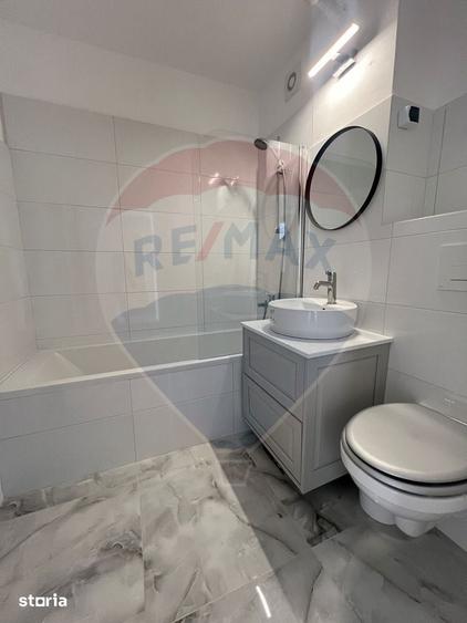 Apartament cu 4 camere în Polivalentă