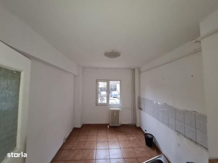 Apartament cu 3 camere decomandat în Republicii