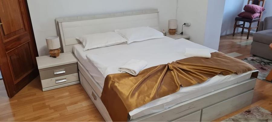 Apartament în Sub Arini