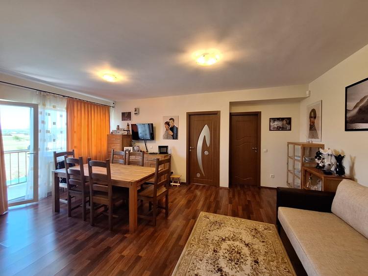 Apartament cu 2 camere semidecomandat, mobilat în Florești