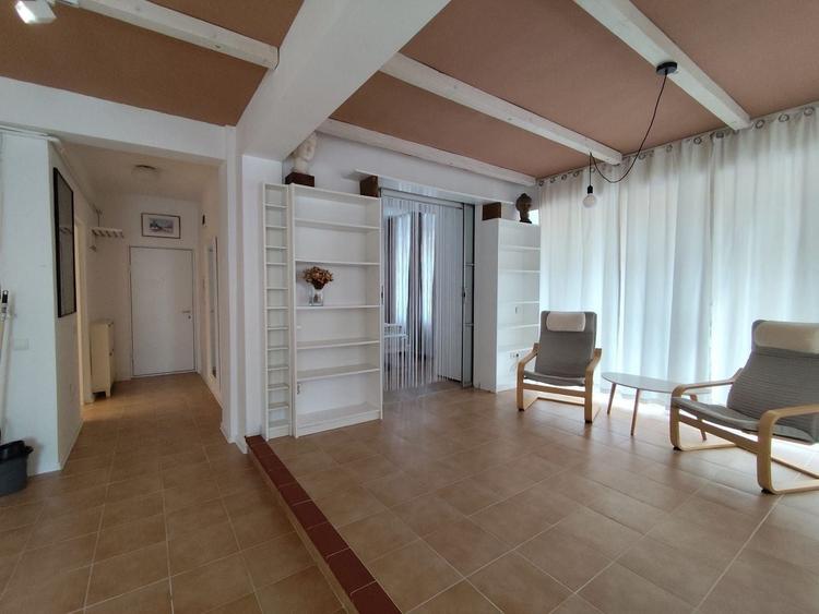 Apartament cu 2 camere semidecomandat, mobilat în Bună Ziua