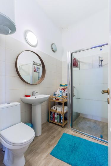Apartament cu 2 camere semidecomandat în Banu Manta