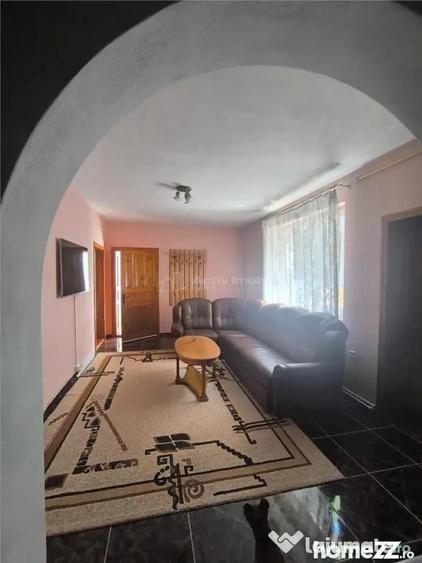 Casă cu 5 camere cu Teren 565 Mp în Central