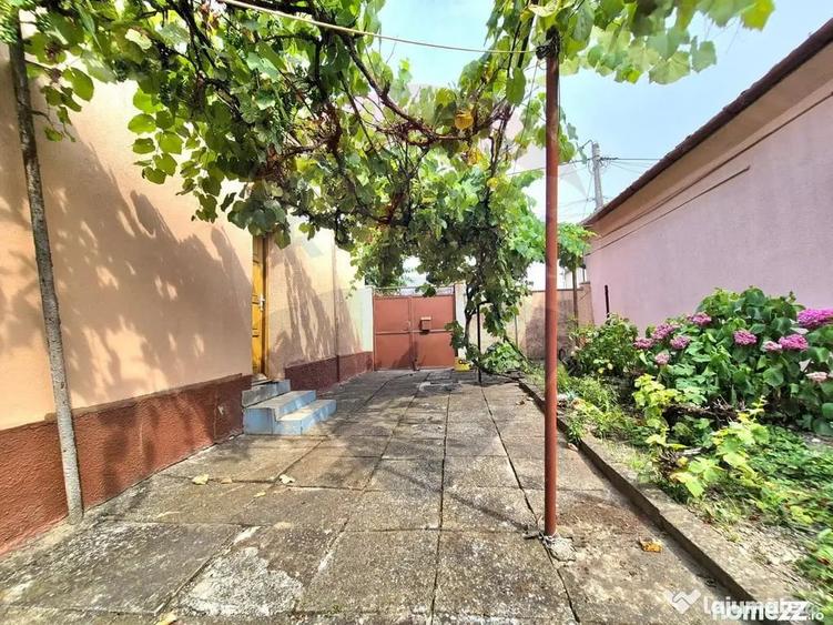 Casă cu 3 camere cu Teren 1100 Mp în Pârneava