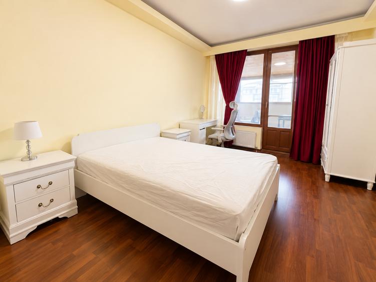 Apartament cu 3 camere decomandat în Aviatorilor