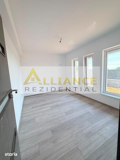 Casă cu 5 camere cu Teren 309 Mp în Domenii