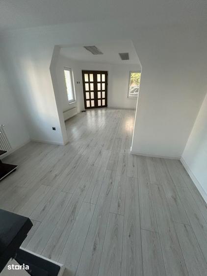 Casa individuala, decomanda, 6 camere, 180 mp ., teren 3 ari., zona d - 9