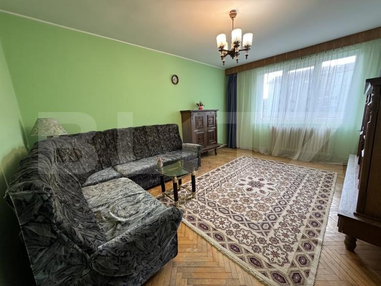Apartament cu 4 camere decomandat, mobilat în Exterior Est