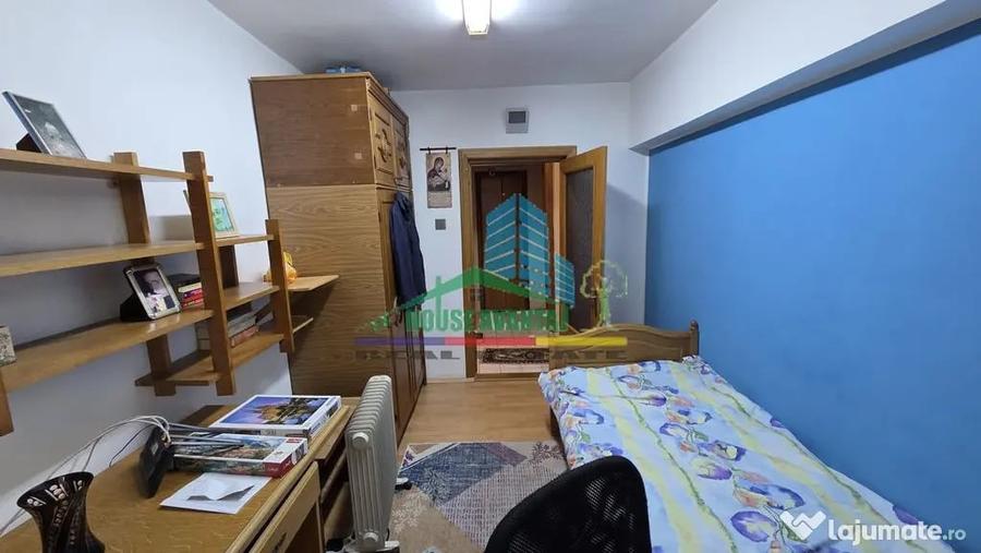Apartament cu 3 camere decomandat în Central