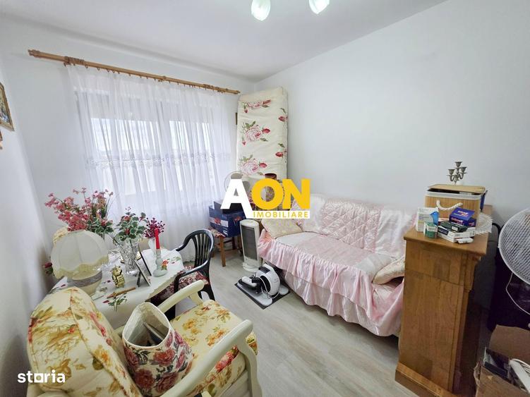Apartament cu 3 camere, mobilat în Micești
