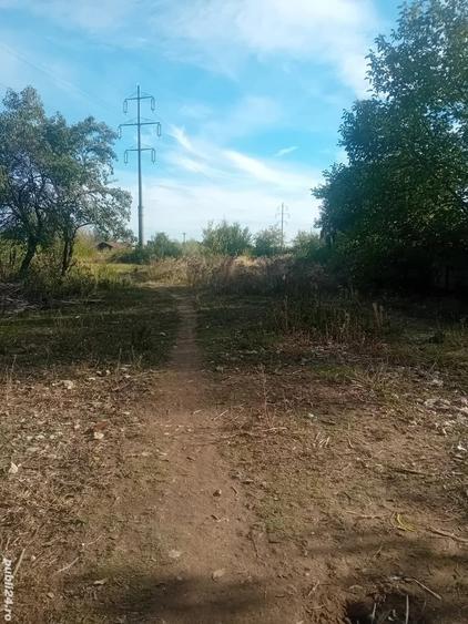 Teren de 1200 mp, în Priseaca