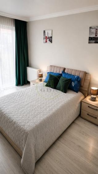 Apartament cu 3 camere semidecomandat în Tractorul