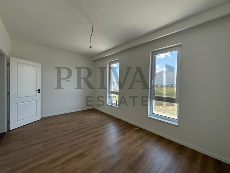 Duplex cu 4 camere cu Canalizare în Moșnița Nouă