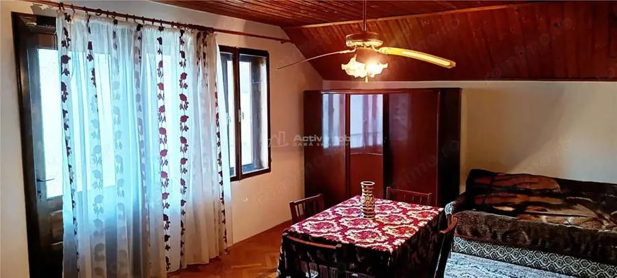 Casă cu 5 camere cu Teren 324 Mp în Berzasca