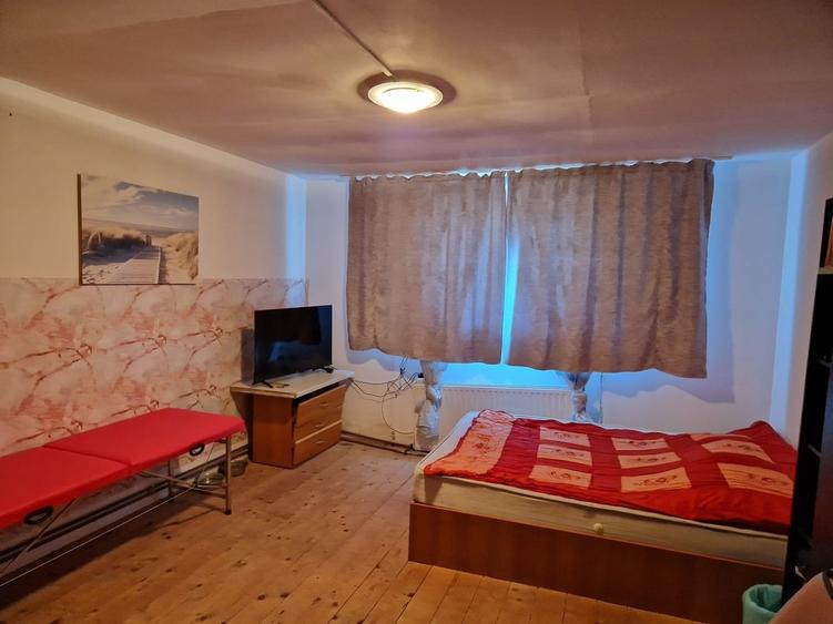 Casă cu 3 camere cu Teren 1000 Mp în Nuci