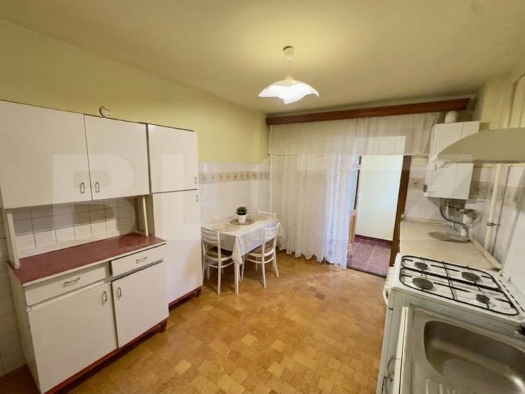Apartament cu 3 camere decomandat, mobilat în Cugir