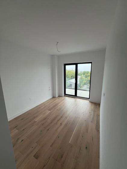 Apartament cu 3 camere decomandat, mobilat în P-ta Presei Libere